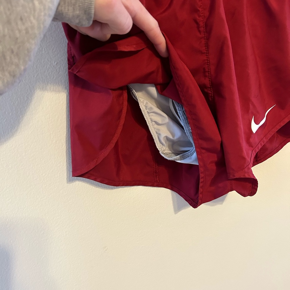Nike running shorts - Picture 2 of 4